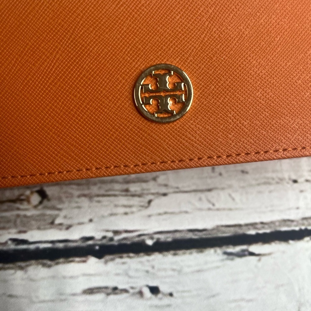 Tory Burch Sunglasses Case - Picture 2 of 6
